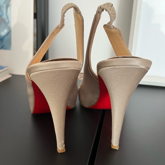 Louboutin Cassia Bow Slingbacks - Picture 3 of 11